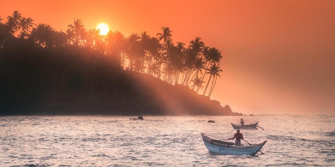 Blue Beach Galle Bagian luar foto